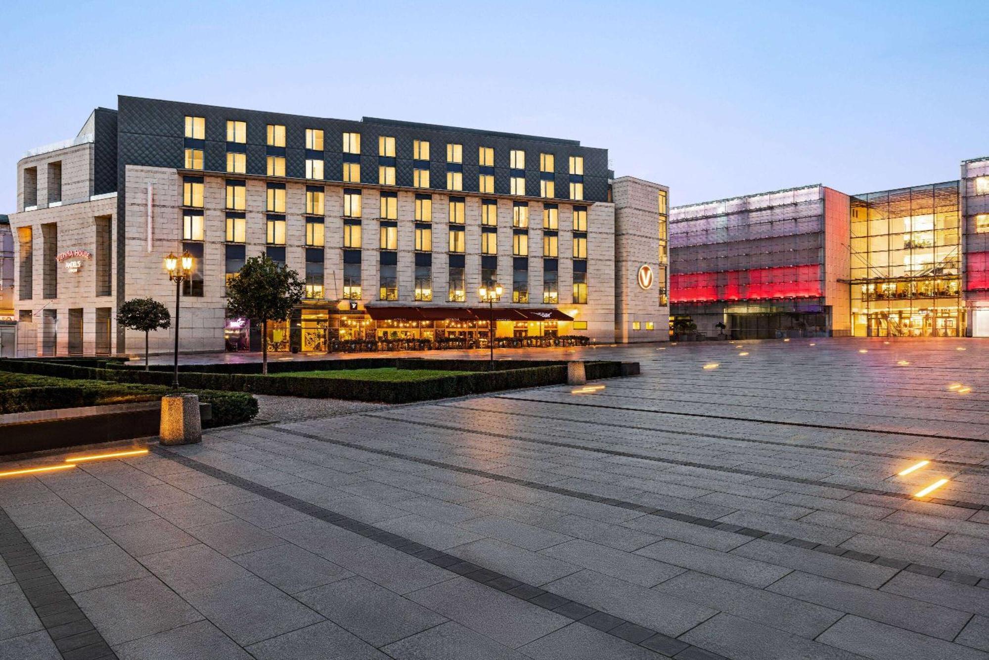 Vienna House By Wyndham Andel'S Cracow Hotel Krakow Exterior photo